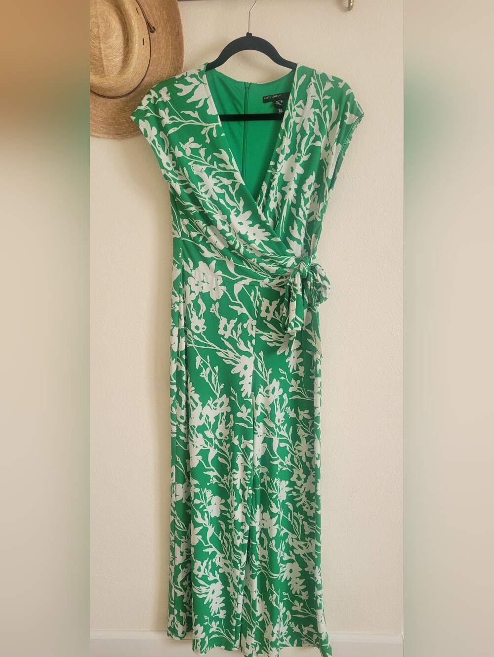 Maggy London Green and White Summer Fun Romper. Stretchy, Comfortable 6